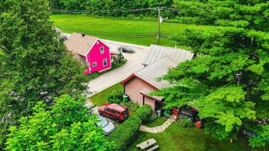 22  Ch. Scott, Chelsea, Quebec J9B 1R5, Canadá