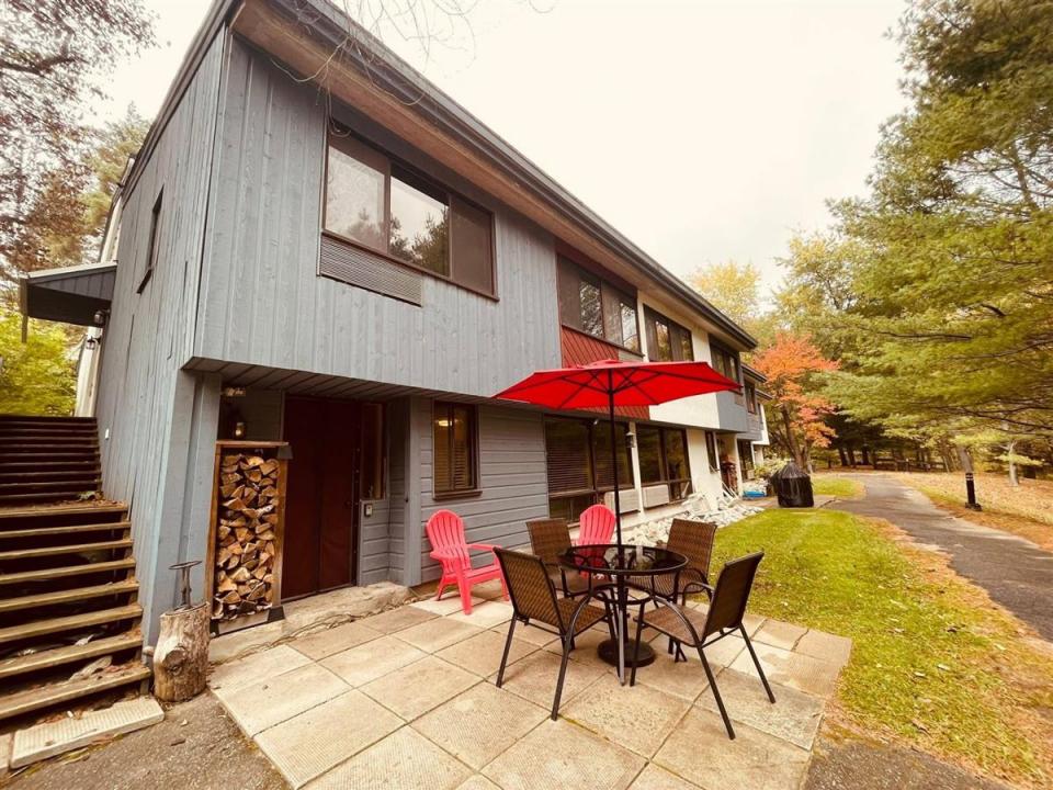 22  Rue des Condos, Lac-Sainte-Marie, Quebec J0X 1Z0, Canadá