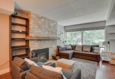 22  Rue des Condos, Lac-Sainte-Marie, Quebec J0X 1Z0, Canada