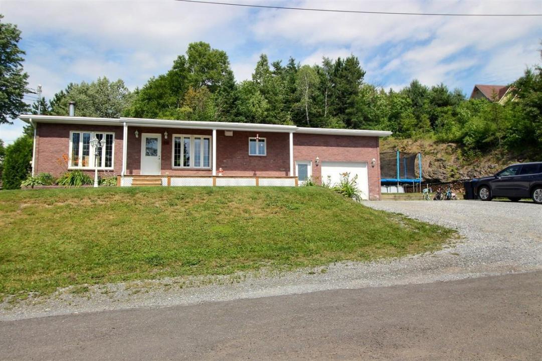 438 Rue du Bel-Air, Pohénégamook, Québec G0L 1J0, Canada
