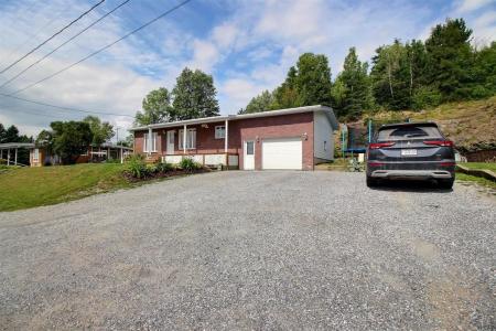438 Rue du Bel-Air, Pohénégamook, Québec G0L 1J0, Canada