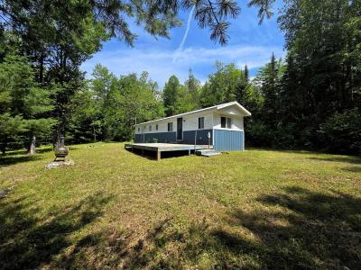 135 Ch. Philippe, Otter Lake, Québec J0X 2P0, Canada