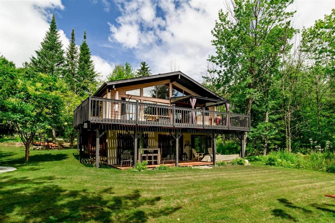 16 Rue Corbeil, Morin-Heights, Квебек J0R 1H0, Канада