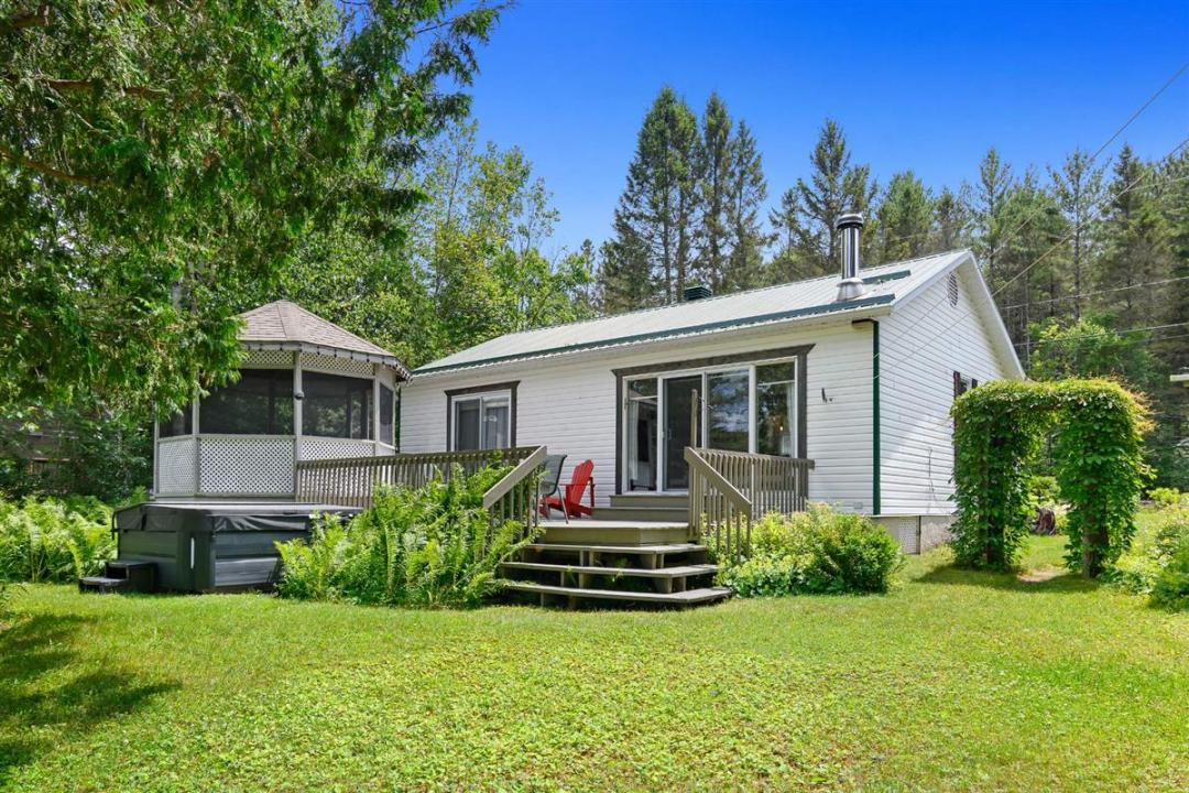 9  Ch. Lac-Lacroix S., Messines, Quebec J0X 2J0, Kanada