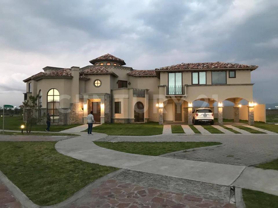 Blvd Condado del Valle 3213,, Metepec, Штат Мехико 52143, Мексика