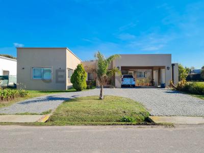 148 Lomas de City Bell 600, La Plata, GBA Sur 1896, Argentina