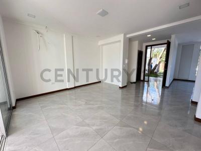 Urb. Oscar Sanchez 288, Norte, Santa Cruz 00001, Bolivia
