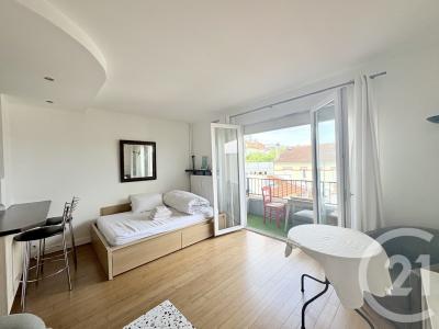 Suresnes, Île-de-France 92150, França