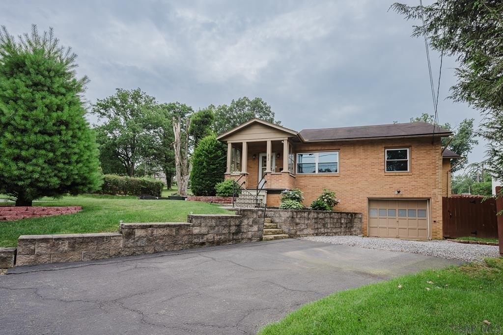 212 Beechwood Street, Johnstown, Pensylwania 15904, USA
