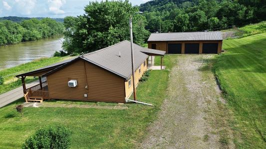 9815 Old River Rd, Blue Rock, Ohio 43720, Estados Unidos