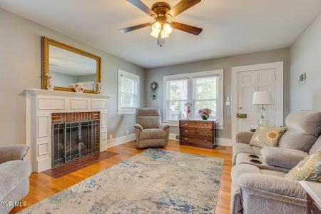 309 Elm Street, Elizabethton, 田纳西州 37643, 美国