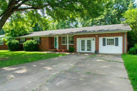 6845 Greenfield Dr, Paducah, Kentucky 42003, USA