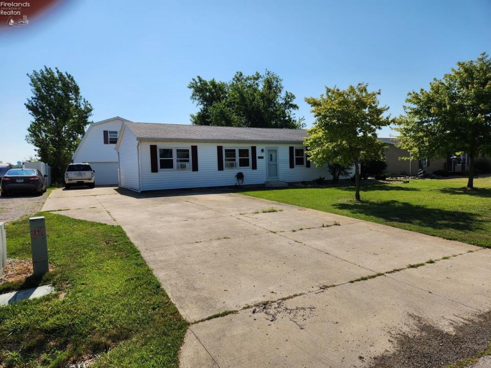 239 Spring Crest, Marblehead, Ohio 43440, USA