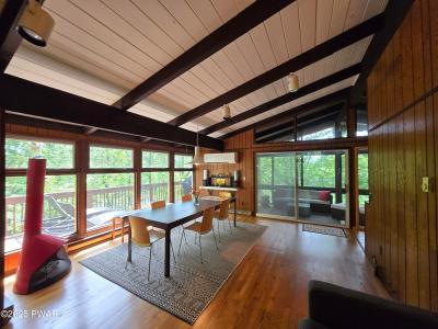 125 Broadmoor Drive, Lords Valley, Pennsylvania 18428, USA