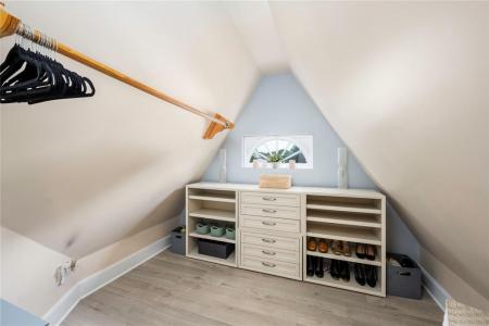 9 Crestwood Blvd, Poughkeepsie, New York 12603