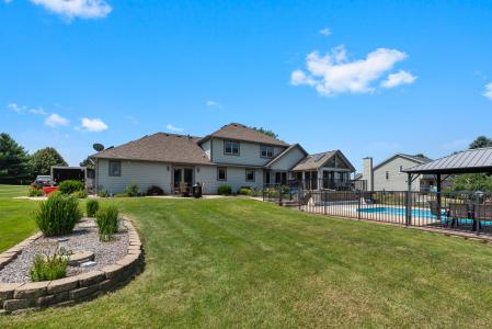 W237S9690 Par Ave, Vernon, Wisconsin 53103