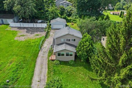 10274 9 Mile Road, Green Oak Township, Michigan 48189