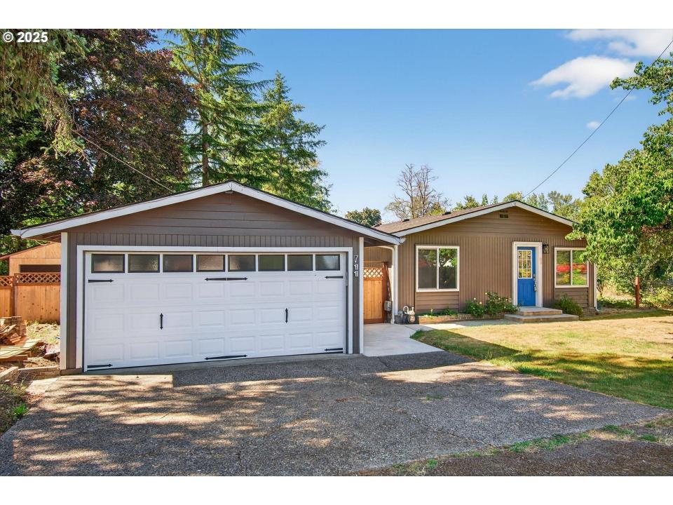 711 NE 6th St, BattleGround, Washington 98604, Estados Unidos