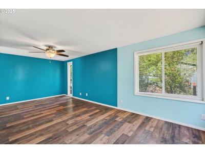 711 NE 6th St, BattleGround, Washington 98604, Estados Unidos