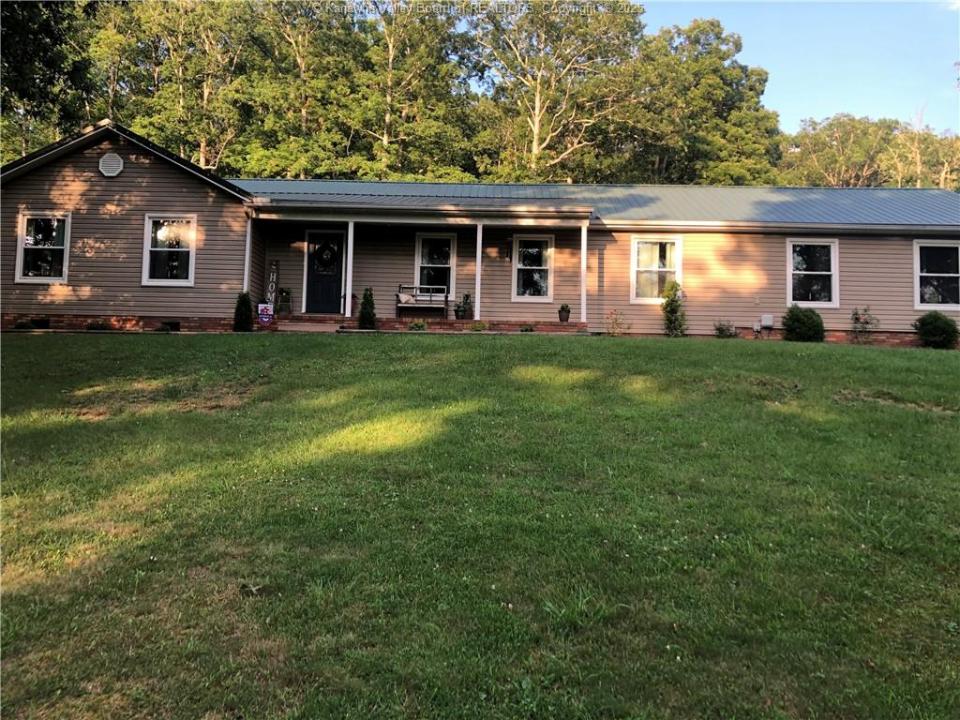 4012 State Rt 34, Winfield, West Virginia 25213