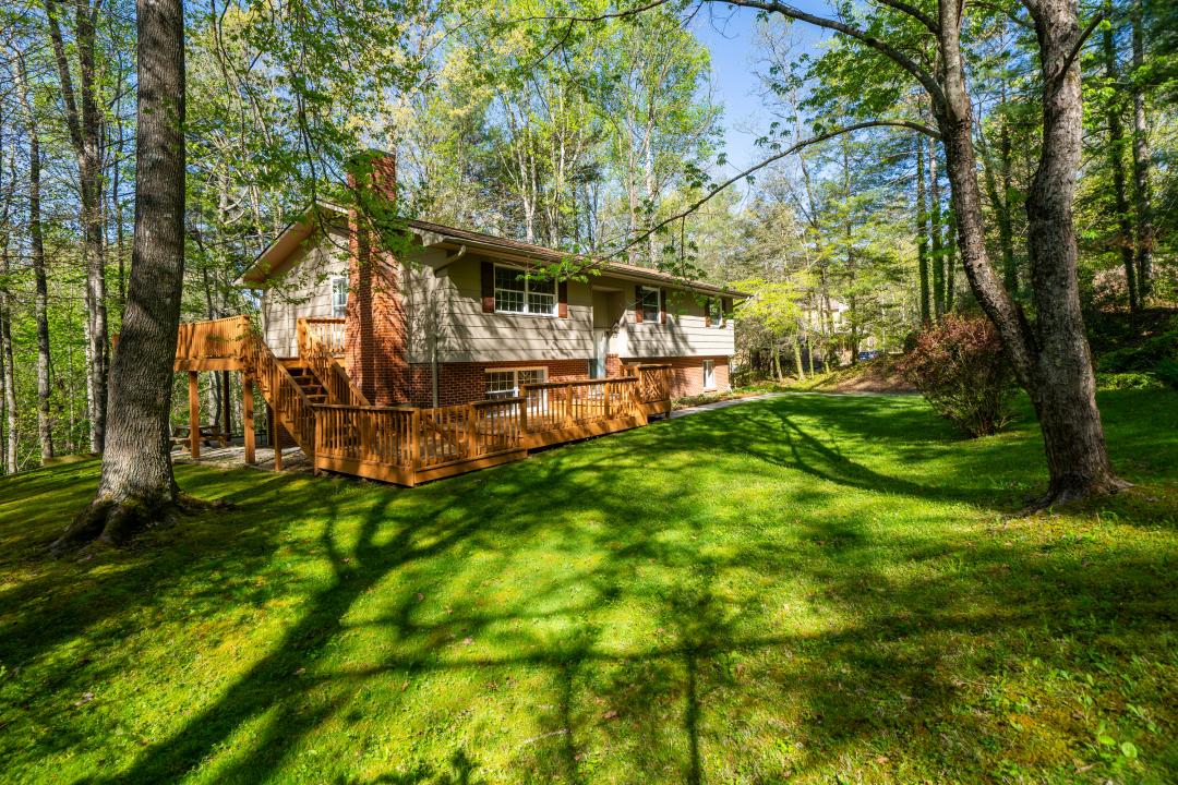 145 Jeter Mountain Road, Hendersonville, Caroline Du Nord 28739, États-Unis