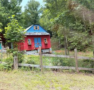 1318 Laughter Road, Mill Spring, North Carolina 28756