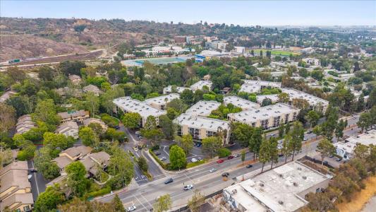 1307 Raintree Circle, Culver City, California 90230, USA