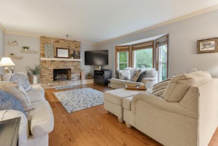 710 Sprucetree Ln, Algonquin, Illinois 60102