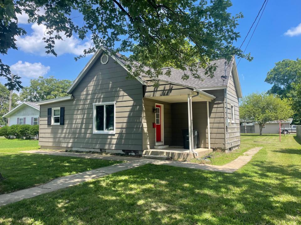 916 N. Maple St., St. Elmo, 伊利诺斯州 62458, 美国