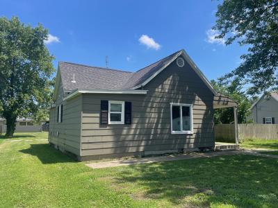 916 N. Maple St., St. Elmo, 伊利诺斯州 62458, 美国