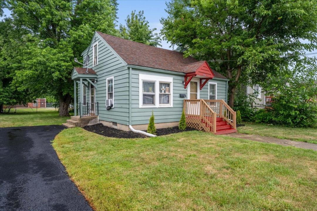 808 Gillette Avenue, Aurora, Illinois 60506
