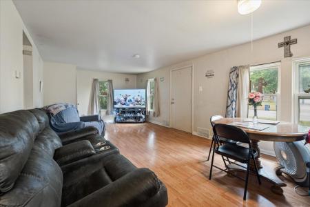 808 Gillette Avenue, Aurora, Illinois 60506