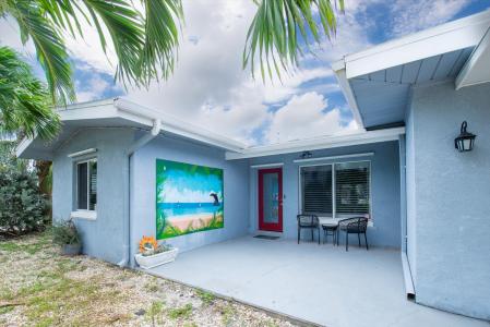 15814 3rd St E, Redington Beach, Florida 33708