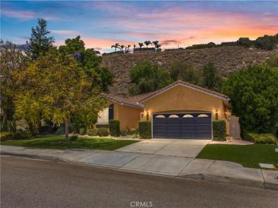 30016 Cabo Del Oeste, Highland, Калифорния 92346, Соединенные Штаты