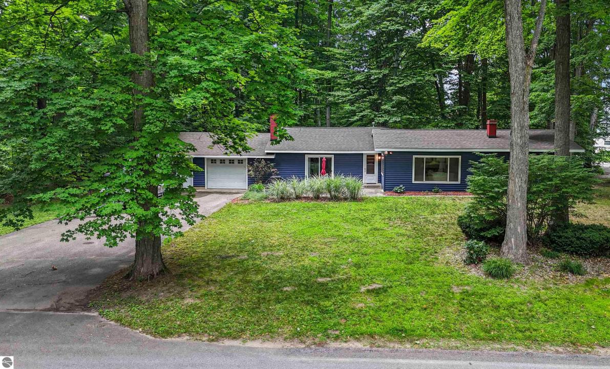 3772 Central Park Drive, Grawn, Michigan 49637