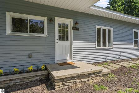 3760 Five Mile Road, Traverse City, Michigan 49686, USA