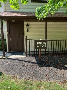 237 Greenbriar Court, Euclid, Ohio 44143