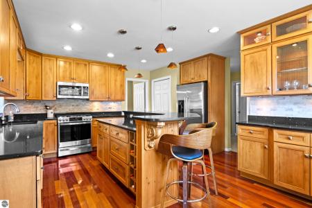 10404 Warren Drive, Traverse City, Michigan 49686, USA