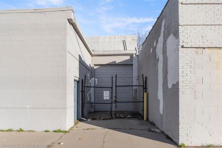 12375 E 8 Mile Road, Warren, Michigan 48089, USA