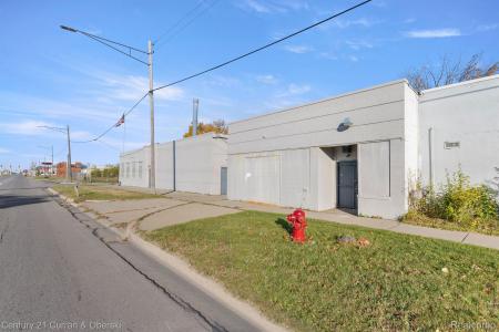 12375 E 8 Mile Road, Warren, Michigan 48089, USA