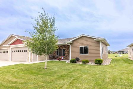 1716 Miller Lane, Aberdeen, South Dakota 57401