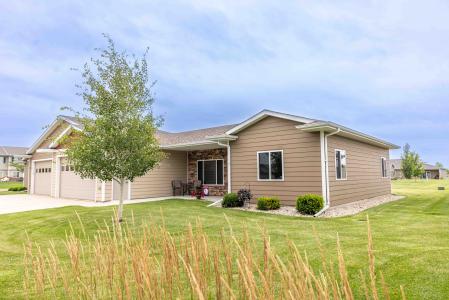 1716 Miller Lane, Aberdeen, South Dakota 57401