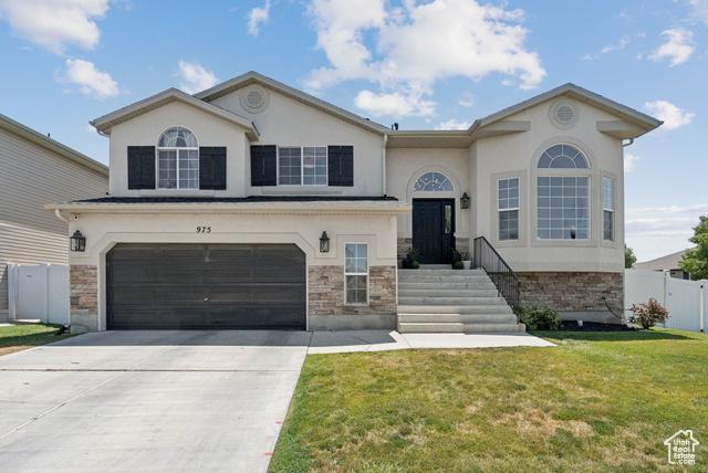 975 W FOXBORO DR, North Salt Lake, יוטה 84054, ארצות הברית של אמריקה