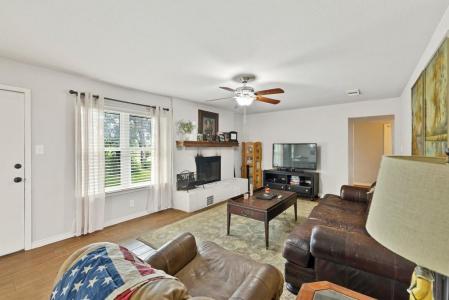 914 Glengarden Street, Krum, טקסס 76249, ארצות הברית של אמריקה 