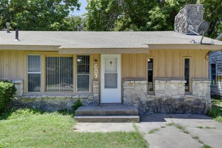 607 N Wood Street, Cleburne, Texas 76033, USA