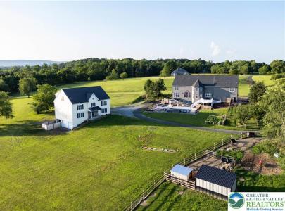 911 Gove Road, Bushkill Twp, Pennsylvania 18064