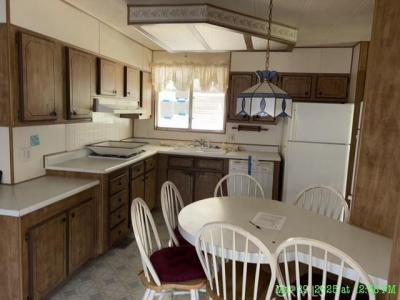 5937 Grove Street, Lucerne, California 95458, HOA KỲ