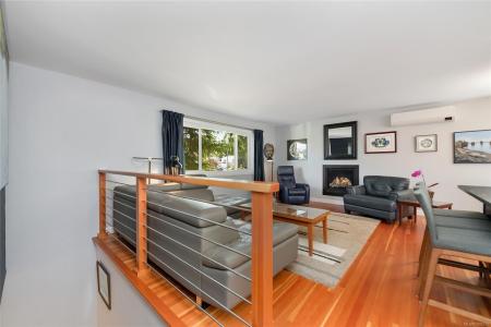 2024 ARDWELL AVE, Sidney, 不列颠哥伦比亚省 V8L 2L4, 加拿大