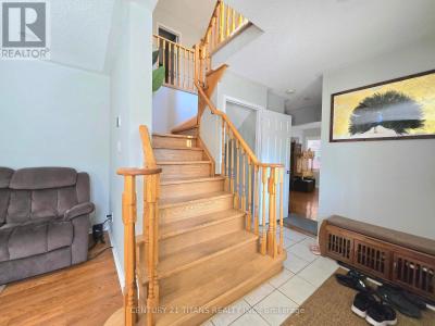 23 HIRONS DRIVE, Ajax (south East), Ontario L1S 7N6, Kanada