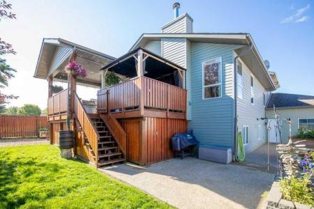 36 FIELDSTONE WAY, Sylvan Lake, Alberta T4S 2L3, Canadá